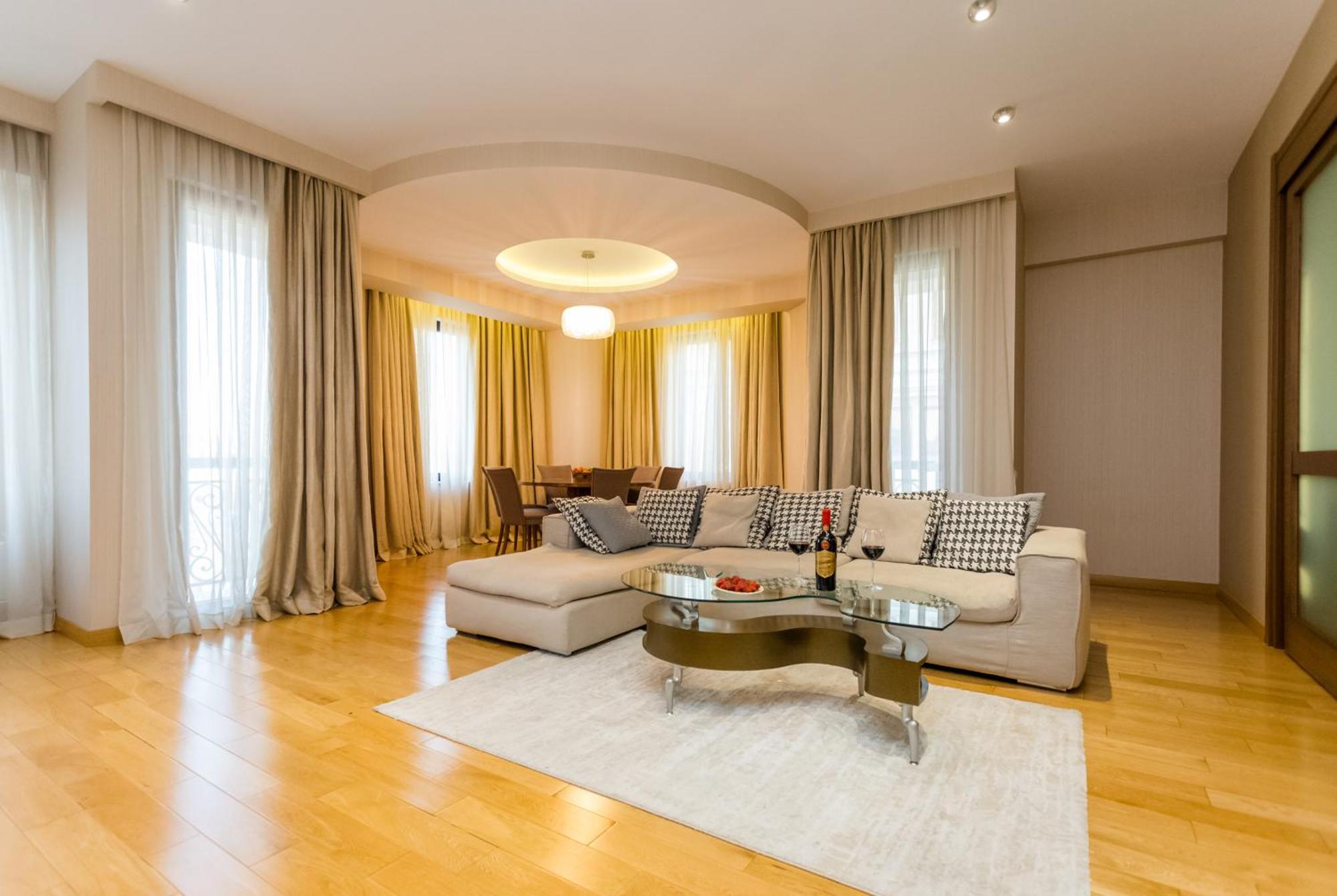 The Grand Apartment Lll Tbilisi Exterior photo